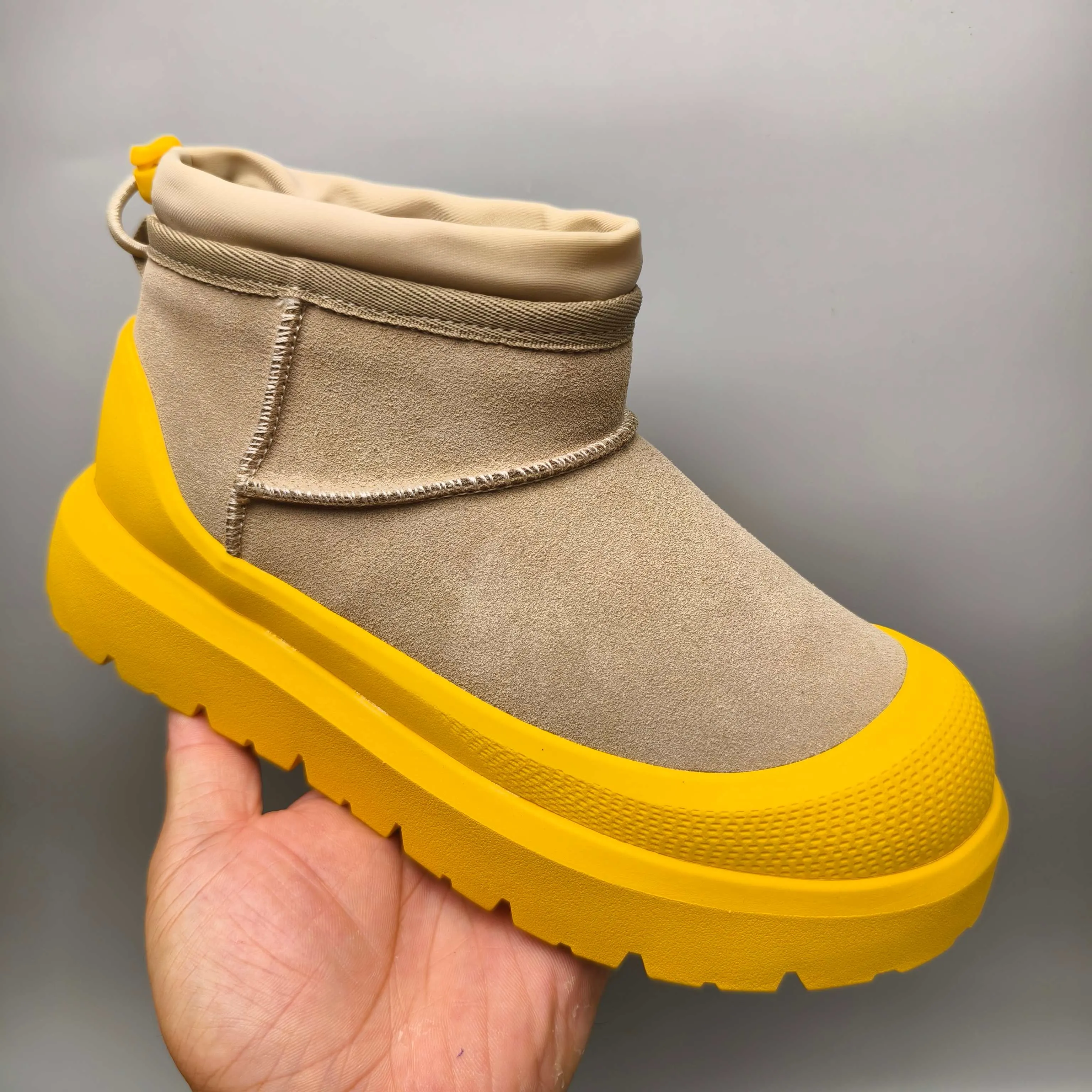 💰Women’s shoes 280 Men’s shoes 300 4196 Classic waterproof rubber sole couple’s shoes Color: White bottom Yellow bottom Blue bottom Black Matching sizes: 35-45